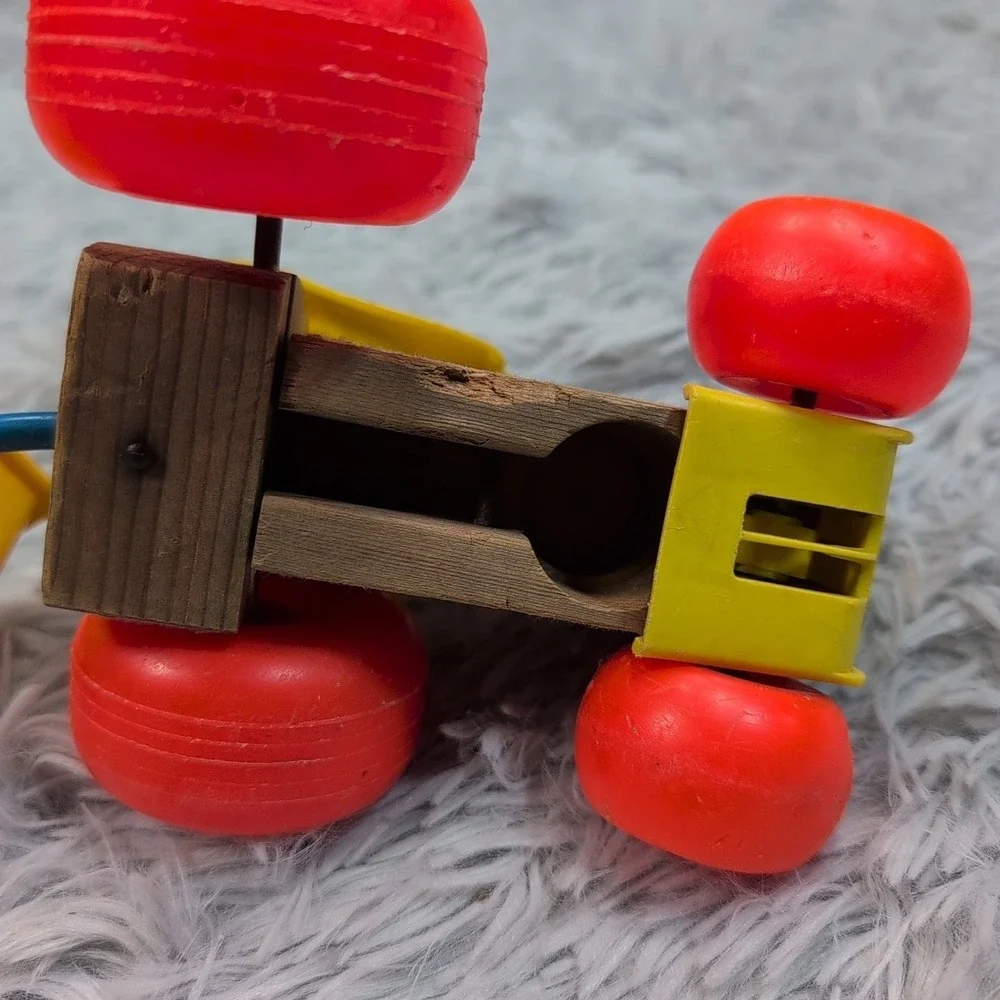Vintage 1960's‎ Fisher Price Happy Hauler Wood and Plastic Pull Toy #732 Works